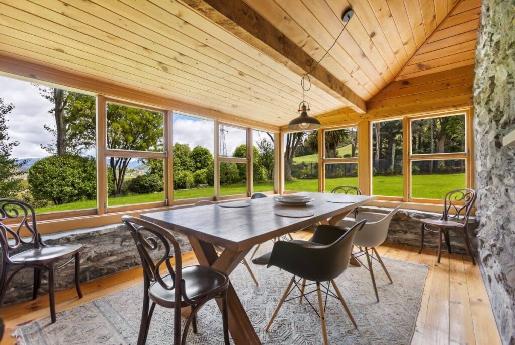 Judge & Jury Village accommodation The Farmhouse dining room